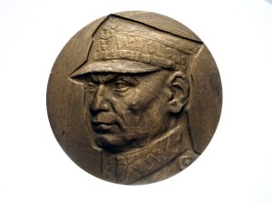 M03824 Medal Generał Karol Świerczewski "Walter"