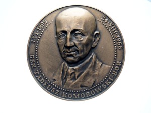 M03825 Medal Generał Tadeusz Komorowski Bór