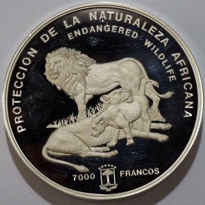 P0605 7000 Franków 1992 rok Gwinea Równikowa Lew, 510 gramów Ag